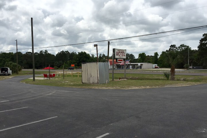 Property Grounds 20 of 23