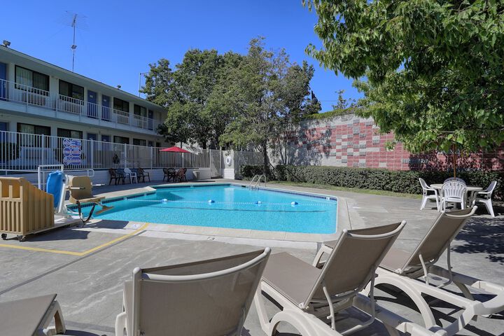 Pool 2 of 7