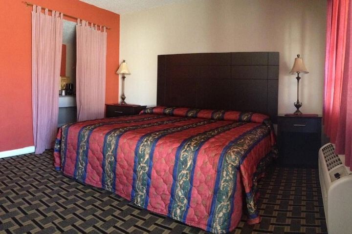 Room 22 of 32