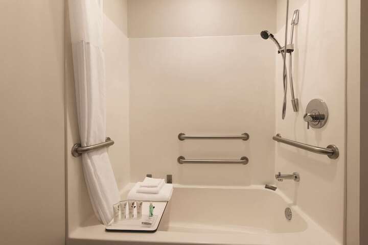 Country Inn & Suites by Radisson Green Bay North