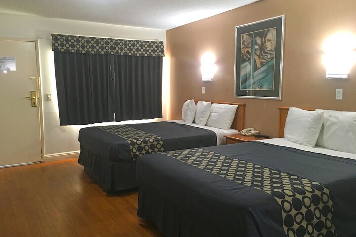 Room 11 of 12