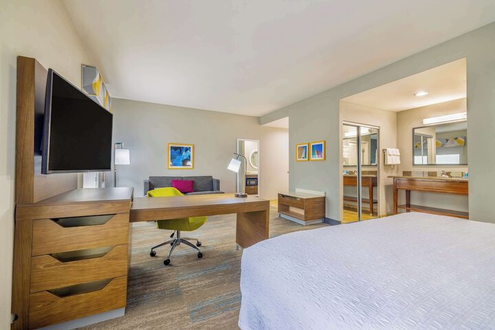 Room 12 of 46