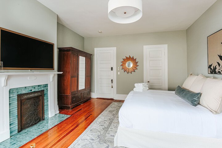 Room 105 of 145