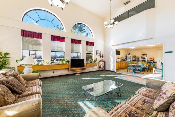 Hotel Interior 11 of 40