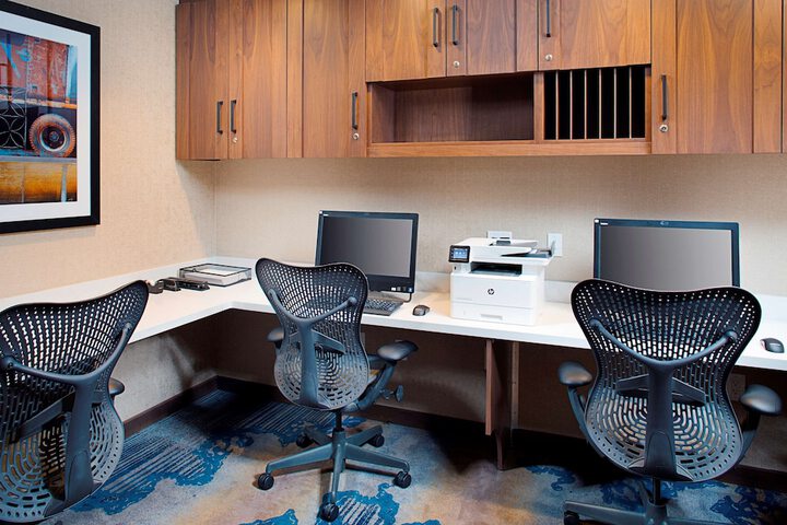 Business Center 40 of 42