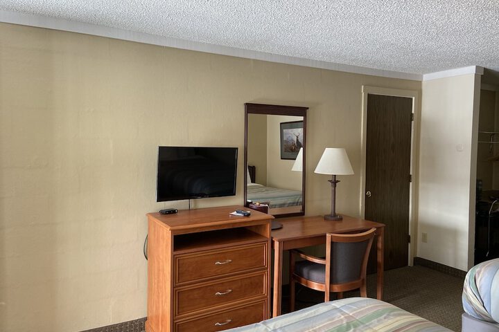 Room 33 of 68