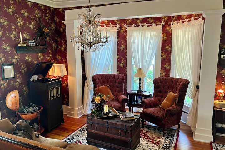 Benefield House Bed & Breakfast