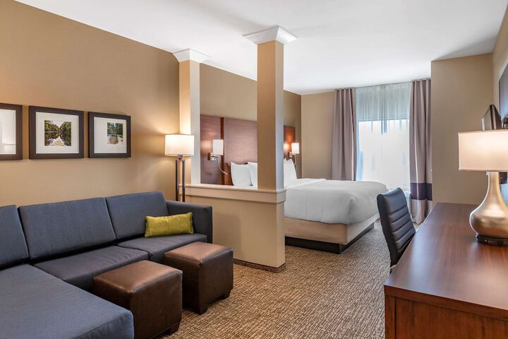 Room 25 of 47