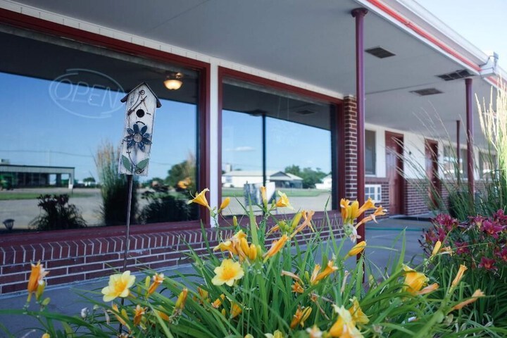 Raine Motel