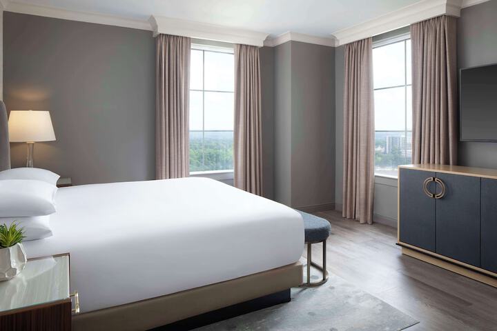 Room 28 of 74