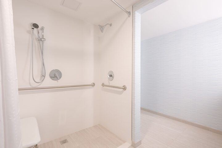 Room 14 of 36