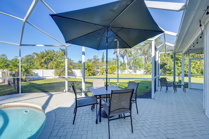 Naples Duplex Home w / Private Pool & Lanai!