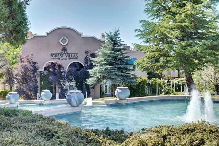 Hotel Exterior 142 of 165