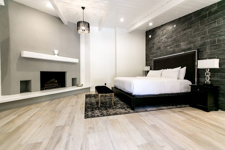Room 11 of 42