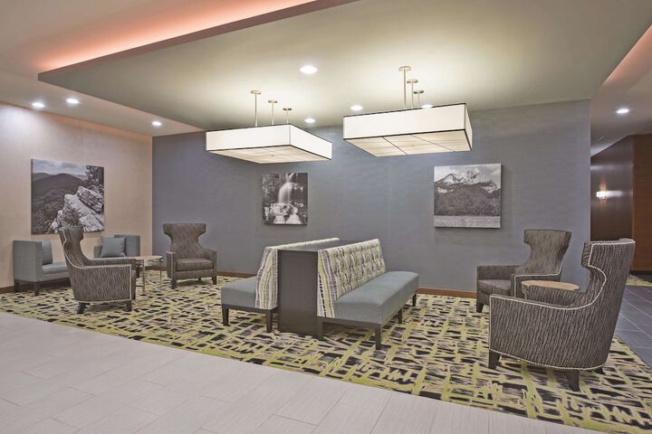 La Quinta Inn & Suites by Wyndham Morgantown