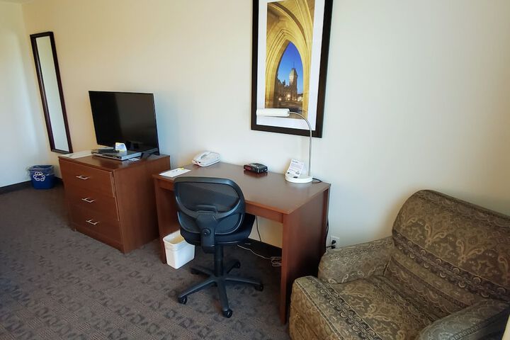 Room 12 of 33