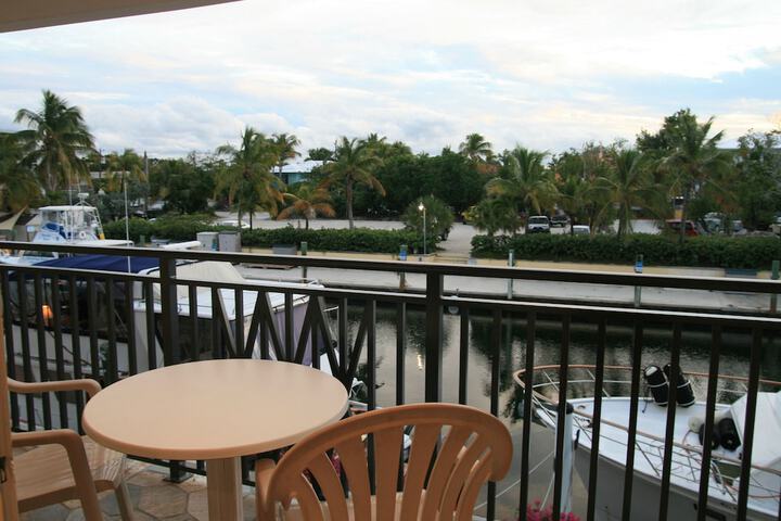 Waterside Suites & Marina