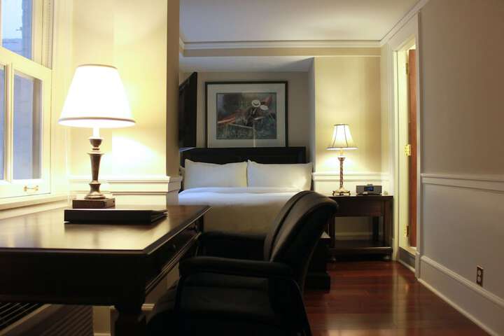 Room 27 of 88