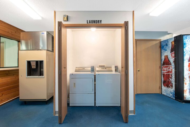 Room 9 of 25