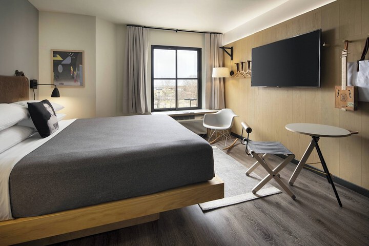 Room 35 of 50