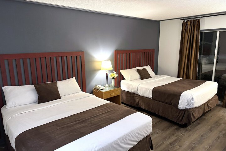 Room 42 of 77
