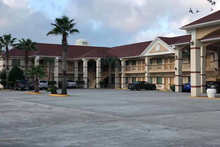 Hotel 4 of 11