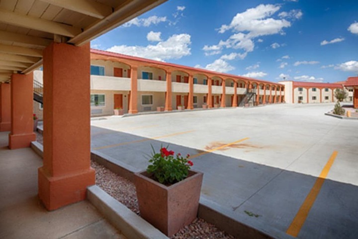 La Junta Inn
