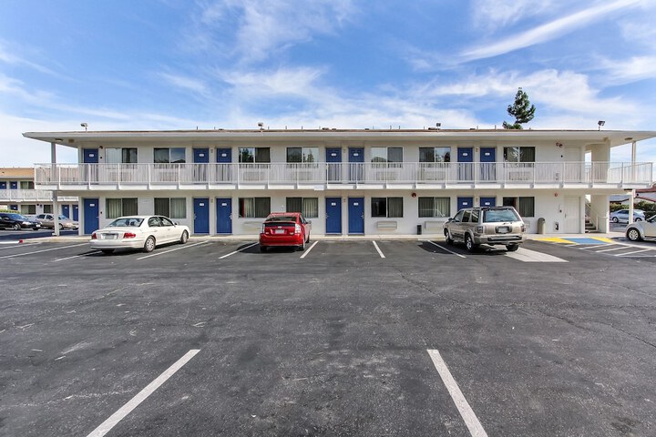 Hotel 2 of 13