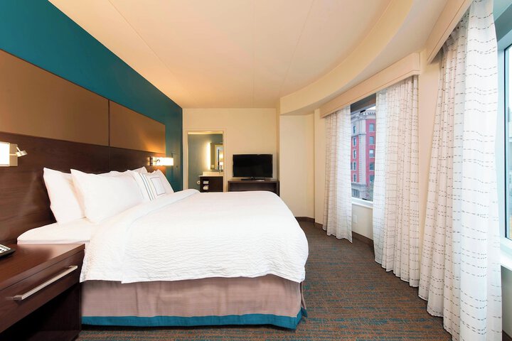 Room 28 of 53
