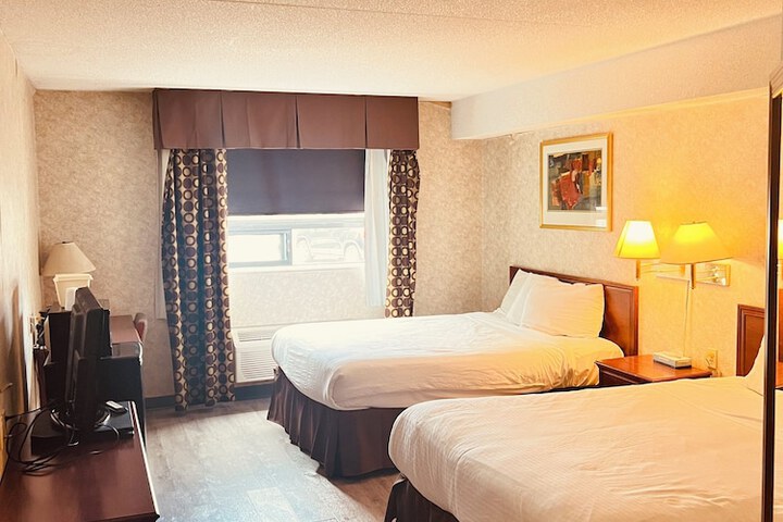 Room 12 of 28