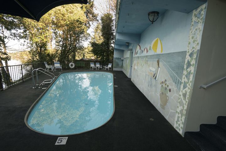 Pool 2 of 29