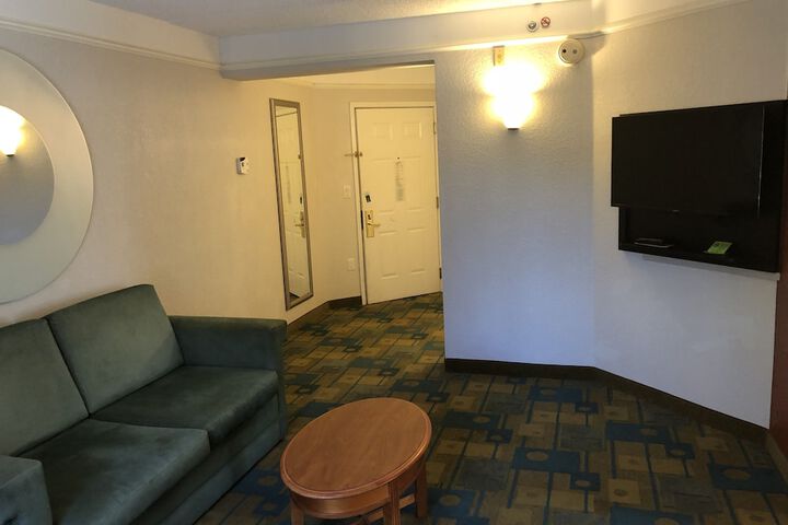 Room 14 of 48