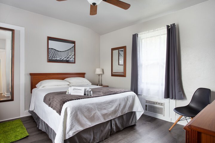 Room 8 of 21