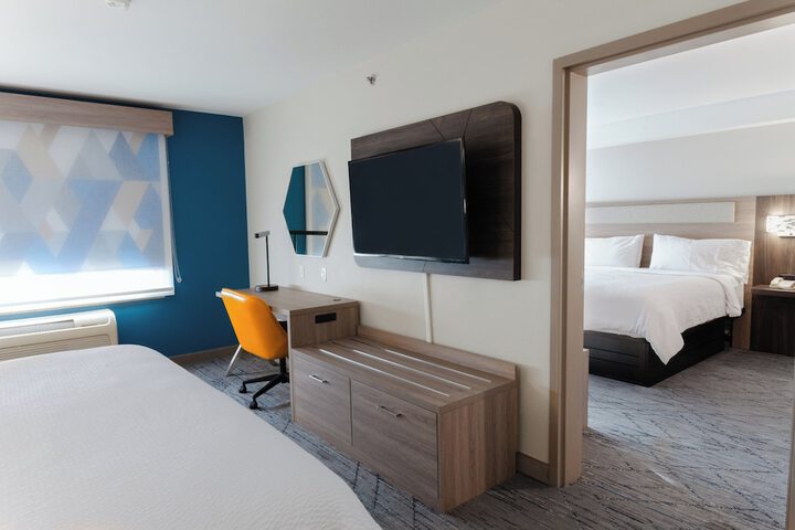 Holiday Inn Express & Suites Logan by IHG