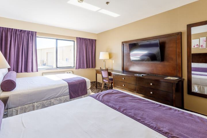 Room 10 of 28