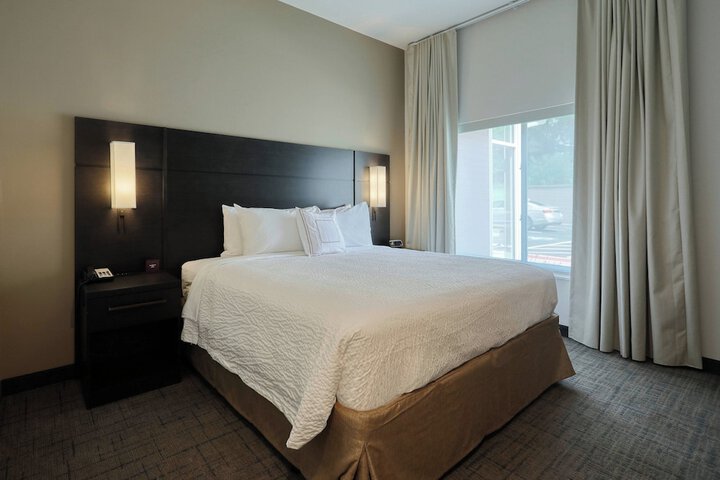 Room 21 of 37