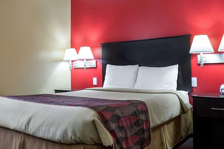 Econo Lodge Jamestown South