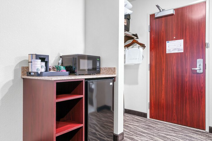 Cobblestone Hotel & Suites - Lynden