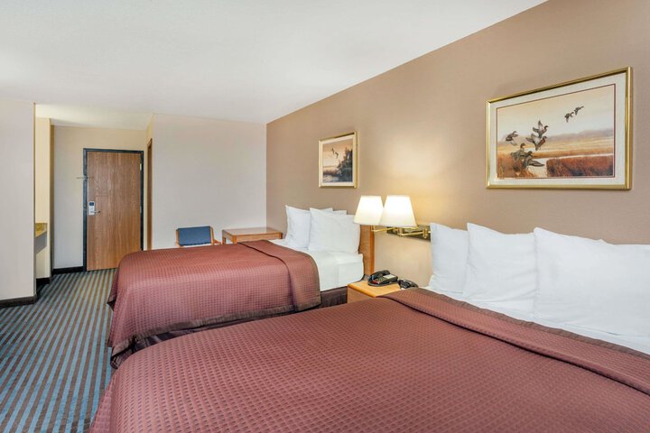 Room 5 of 14