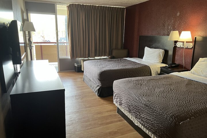 Room 6 of 13