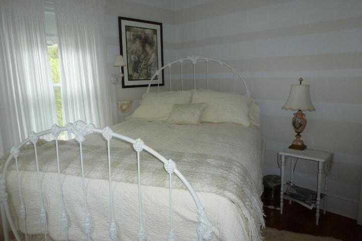 Back INN Time B & B