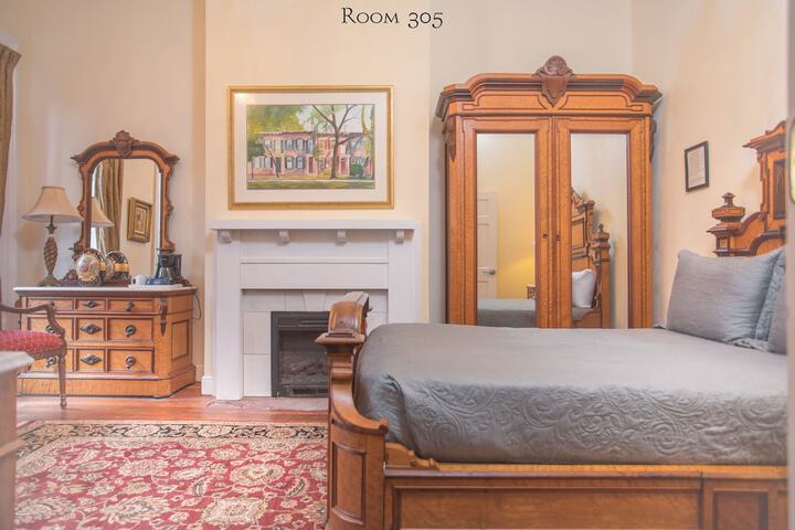 Room 104 of 170