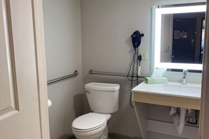 Days Inn by Wyndham Atlanta Stone Mountain