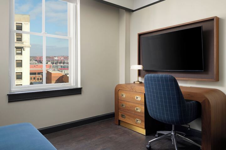 Room 62 of 98