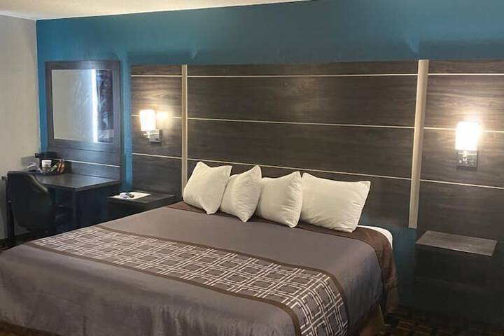 Room 6 of 29