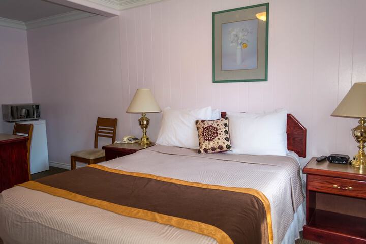 Room 53 of 57