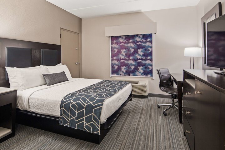 Room 22 of 32