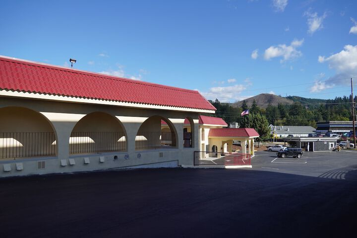 Timberland Inn & Suites