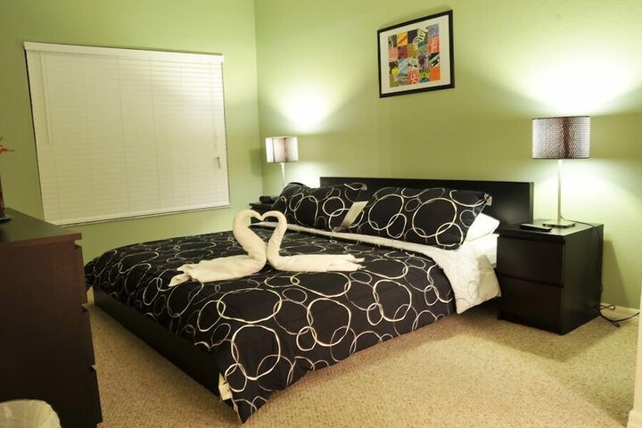 Room 16 of 30