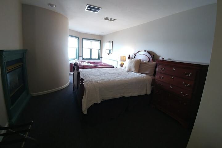 Room 57 of 128